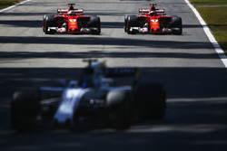 Sebastian Vettel, Ferrari SF70H, Kimi Raikkonen, Ferrari SF70H