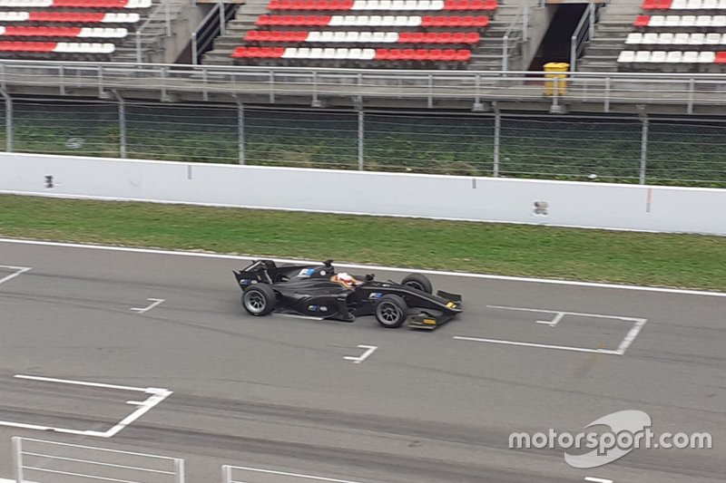 Test Pirelli a Barcellona: ecco Antonio Fuoco con la F2 dotata di gomme da 18 pollici