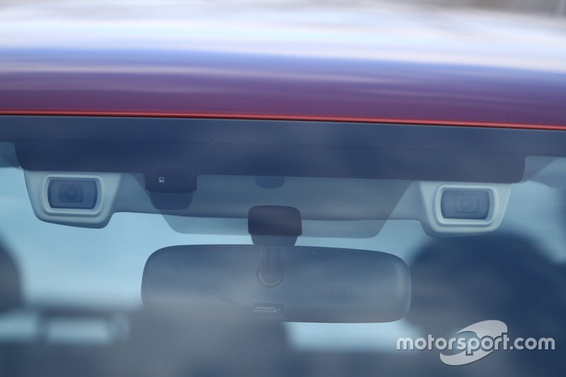 Більшість нових Subaru Forester оснащено комплексом систем активної безпеки EyeSight. єдине виключеня - базова 2,0-літрова версія.