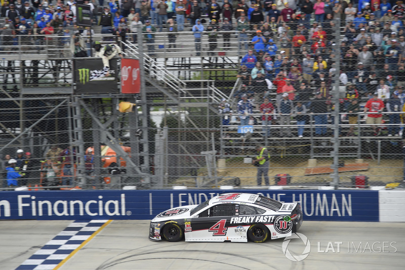 Kevin Harvick, Stewart-Haas Racing, Ford takes the win
