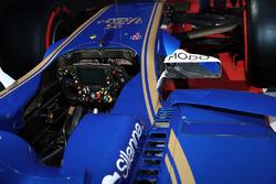 Sauber C36: Cockpit und Lenkrad