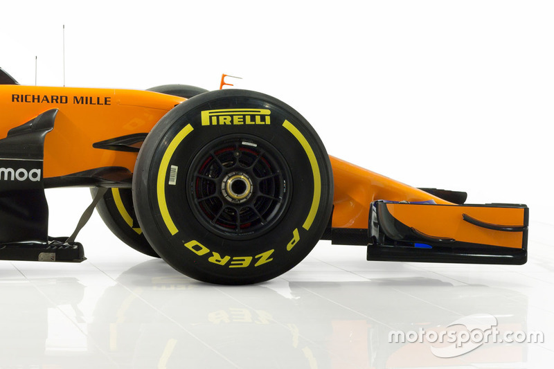Передняя часть McLaren MCL33