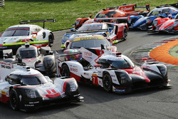 Gruppenfoto: Autos für die WEC-Saison 2017
