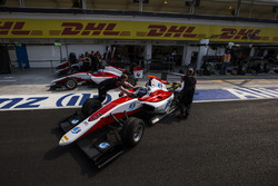 Alexander Albon, ART Grand Prix en Nyck De Vries, ART Grand Prix