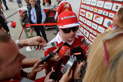 Kimi Raikkonen, Ferrari con i media