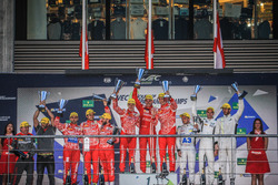 Podium LMP1: 1. Matheo Tuscher, Dominik Kraihamer, Alexandre Imperatori, Rebellion Racing; 2. RNicol