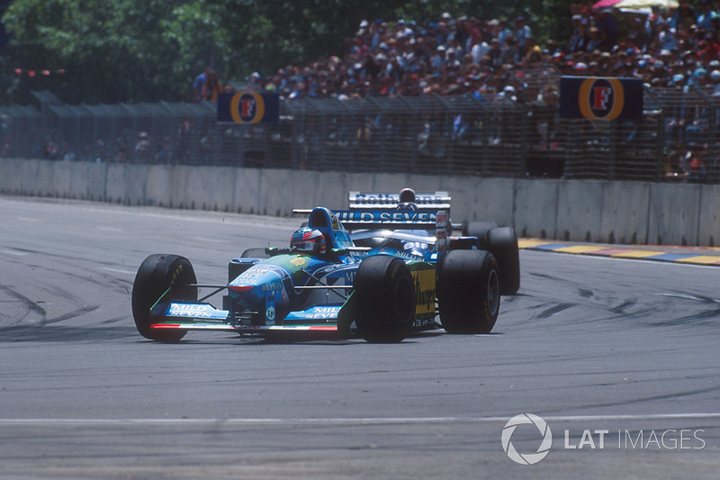 Michael Schumacher, Benetton B194 Ford ve Damon Hill, Nigel Mansell, Williams FW16B Renault