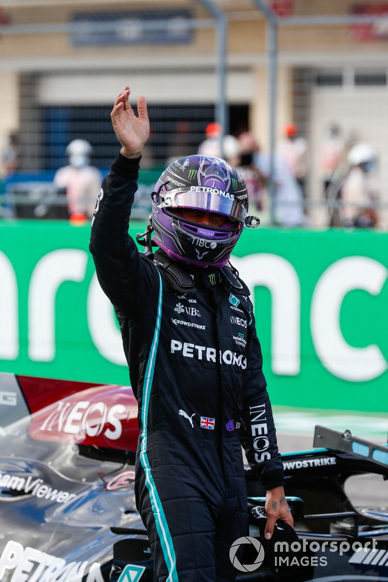 Lewis Hamilton, Mercedes, di Parc Ferme setelah Qualifying
