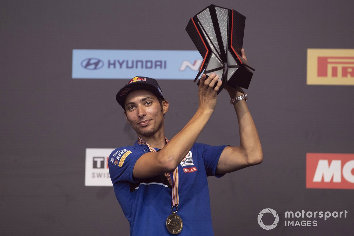 Toprak Razgatlioglu, PATA Yamaha WorldSBK Team with WorldSBK trophy