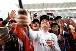 Nico Rosberg, Mercedes AMG F1 with fans