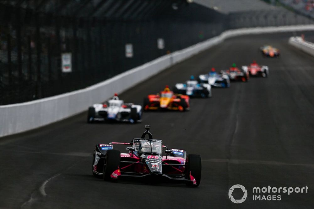 Helio Castroneves, Meyer Shank Racing-Honda, busca convertirse en el primer piloto en ganar cinco veces la Indy 500.