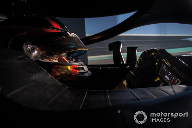 Stoffel Vandoorne, Mercedes AMG, en el simulador.