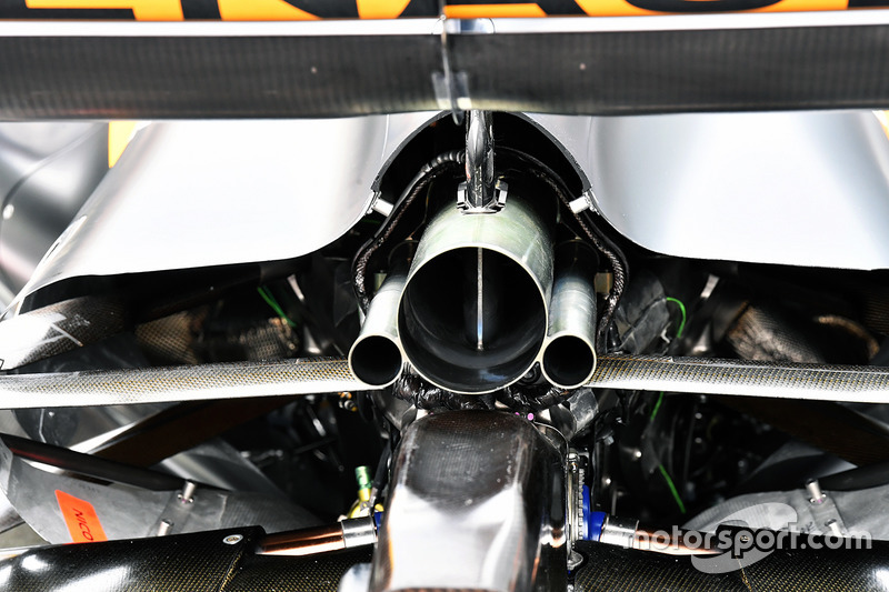 Детали задней части Renault RS17