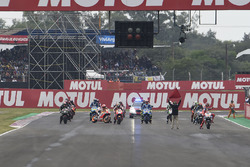 Марк Маркес, Repsol Honda Team, намагається завести мотоцикл перед стартом