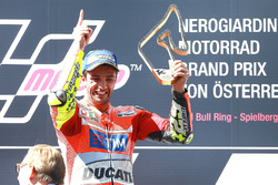 Переможець гонки Андреа Янноне, Ducati Team