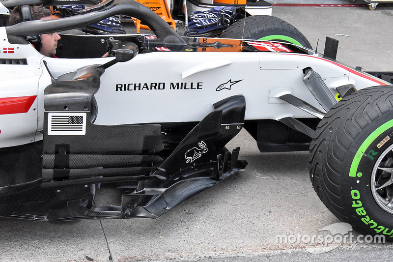 Detalle del bargeboard del Haas F1 Team VF-18