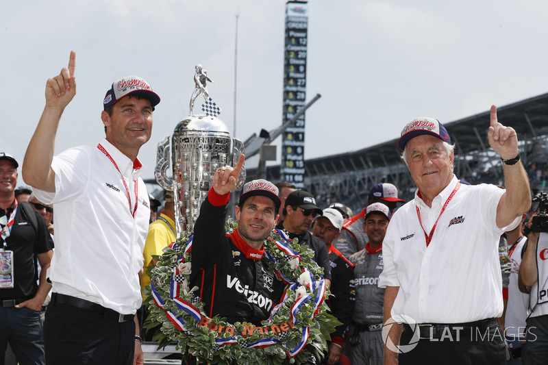Il vincitore Will Power, Team Penske Chevrolet, podio, Victory Lane, team, Roger Penske, Tim Cindric