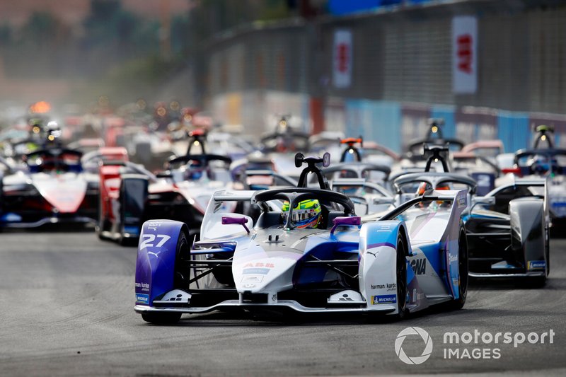 Alexander Sims, BMW I Andretti Motorsports, BMW iFE.20, at the start of the race