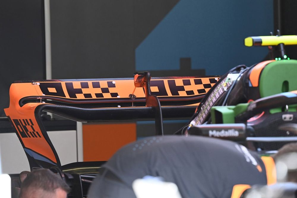 McLaren MCL60 detalle del alerón trasero