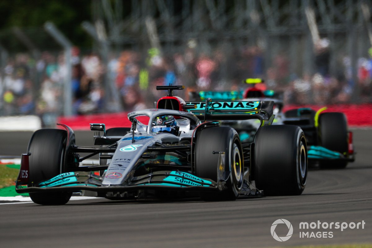 George Russell, Mercedes W13, Lewis Hamilton, Mercedes W13
