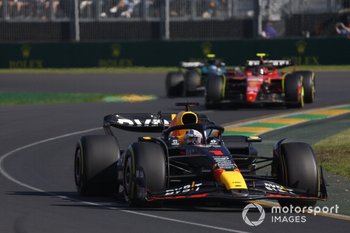 Verstappen gana una caótica carrera en Australia, Pérez en el top 5