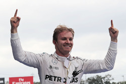 Winnaar Nico Rosberg, Mercedes AMG F1 viert in parc ferme
