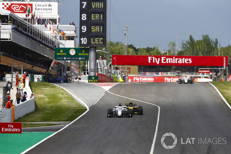 Маркус Ерікссон, Sauber C37, Карлос Сайнс-мол., Renault Sport F1 Team R.S. 18