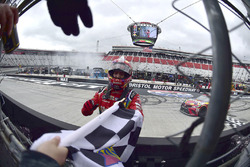 Yarış galibi Kyle Busch, Joe Gibbs Racing