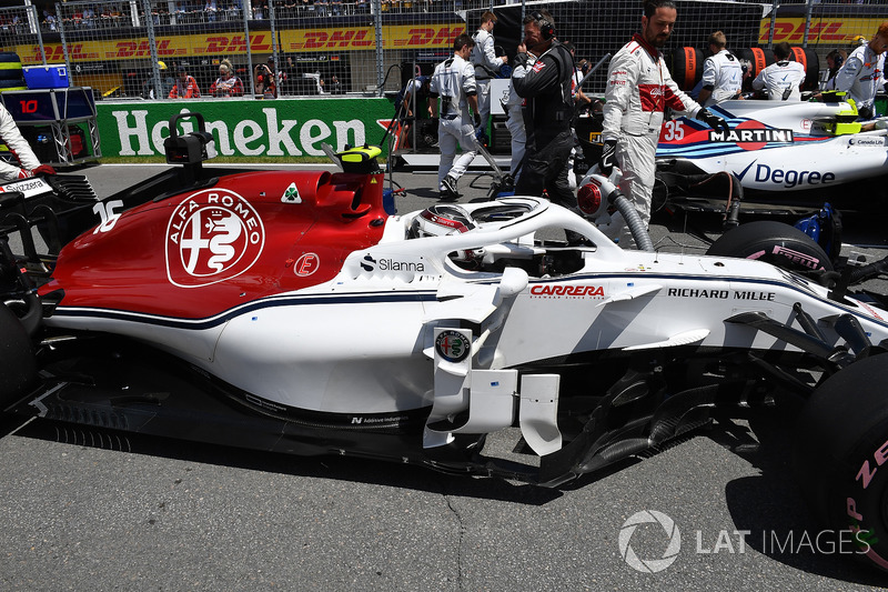 Charles Leclerc, Sauber C37 on the grid