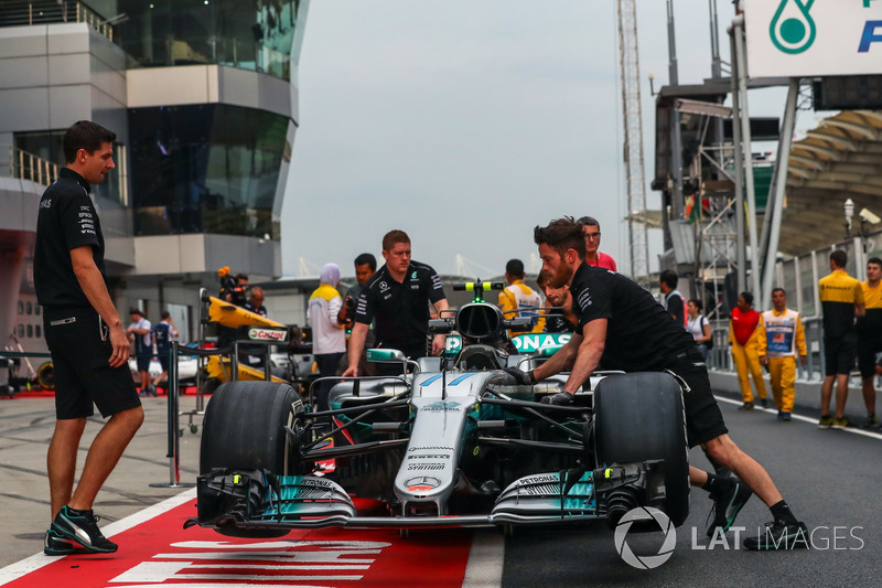 Механіки Mercedes AMG F1, Mercedes-Benz F1 W08 Валттері Боттаса