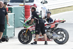 La moto incidentata di Sam Lowes