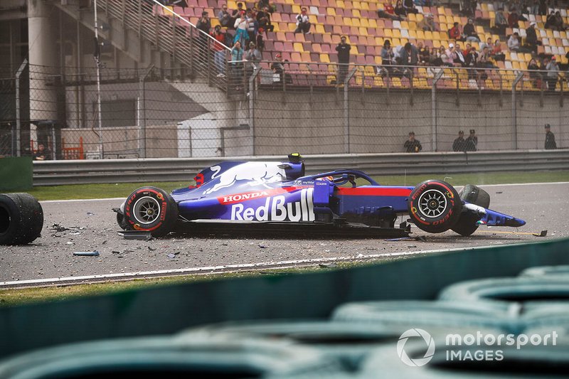Crash d'Alexander Albon, Toro Rosso STR14
