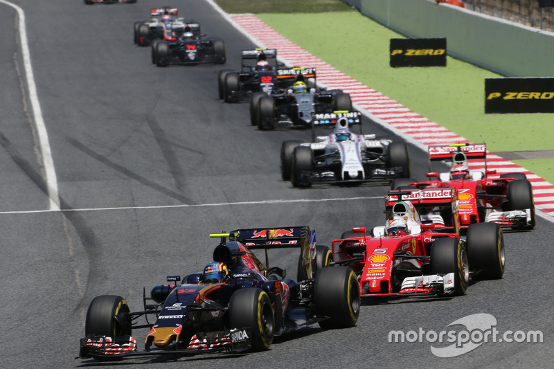 Карлос Сайнс, Scuderia Toro Rosso