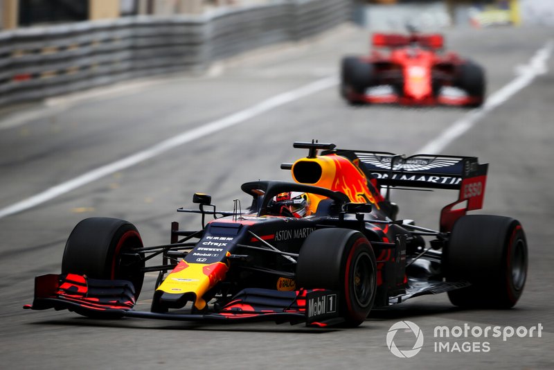 Verstappen rijdt voor Ferrari-rivaal Sebastian Vettel, Grand Prix van Monaco