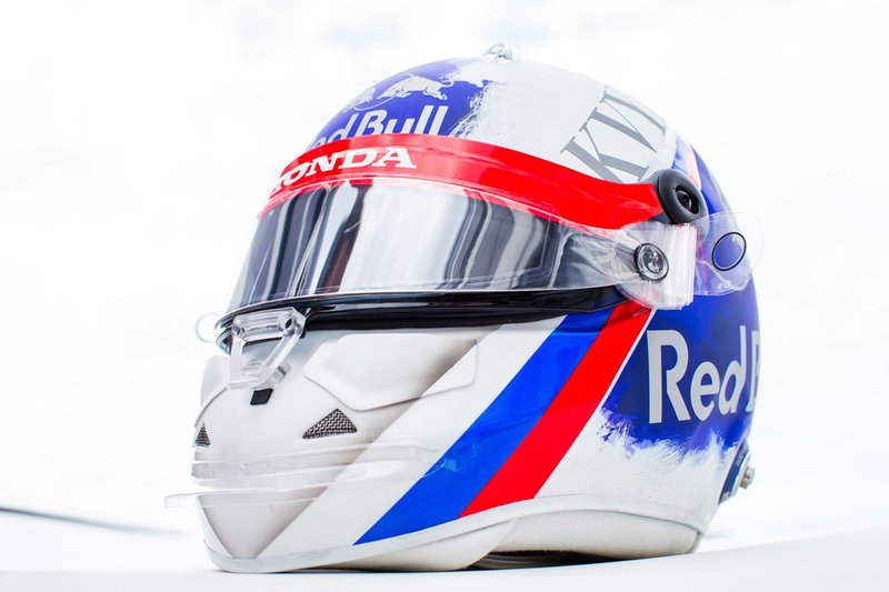 Шлем гонщика Scuderia Toro Rosso Даниила Квята для Гран При России