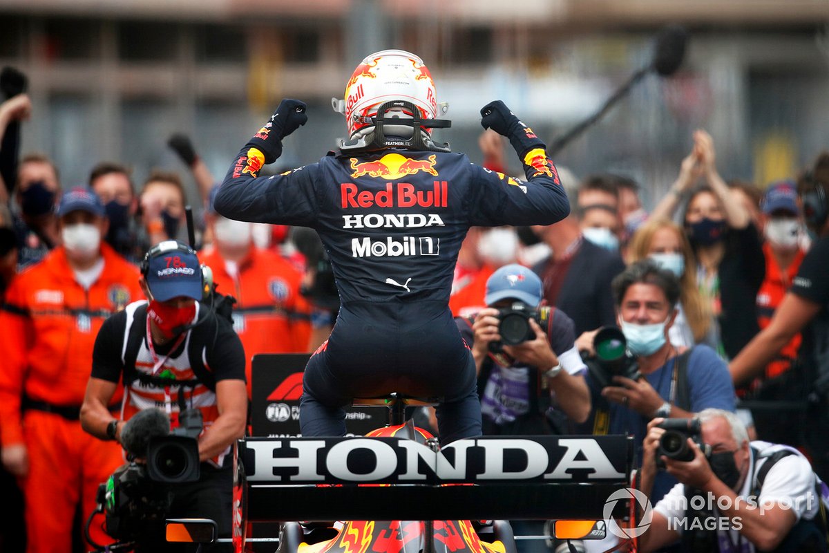 Max Verstappen wint voor het eerst de GP van Monaco.