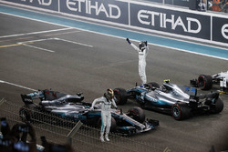 Lewis Hamilton, Mercedes-Benz F1 W08 ve Valtteri Bottas, Mercedes-Benz F1 W08