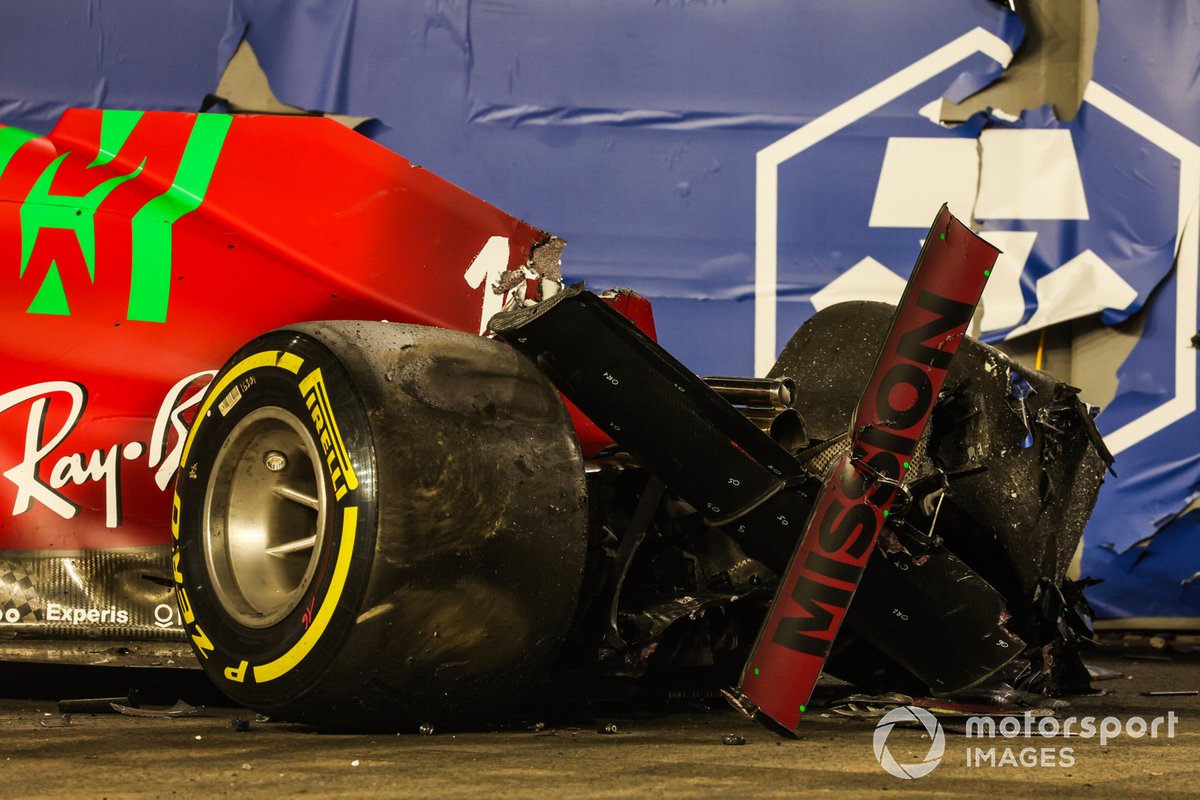 L'auto danneggiata di Charles Leclerc, Ferrari SF21, dopo l' incidente in FP2