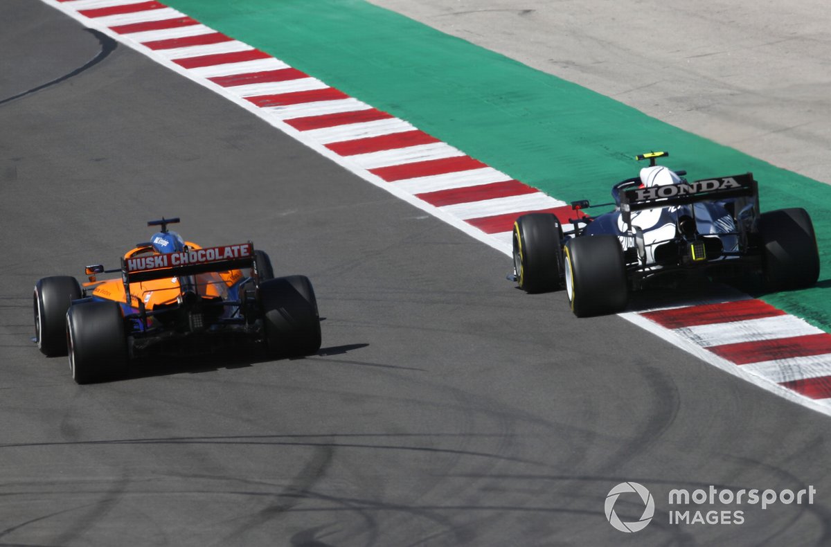 Daniel Ricciardo, McLaren MCL35M, Pierre Gasly, AlphaTauri AT02