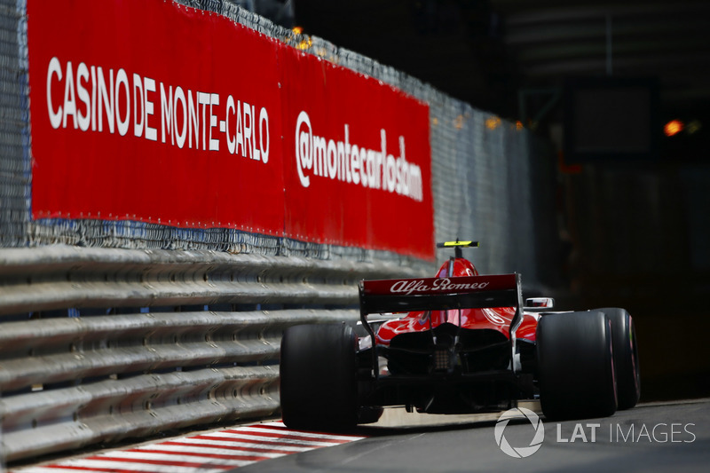 <img src="https://cdn-1.motorsport.com/static/custom/car-thumbs/F1_2018/TESTS/sauber.png" alt="" width="250" /> Sauber