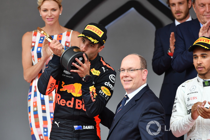Race winner Daniel Ricciardo, Red Bull Racing celebrates on the podium with HSH Prince Albert of Monaco