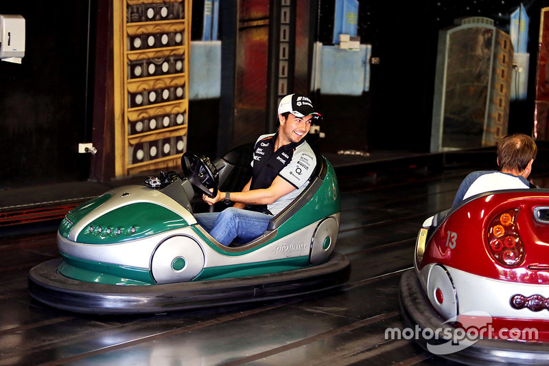Sergio Perez, Sahara Force India F1 visits Luna Park