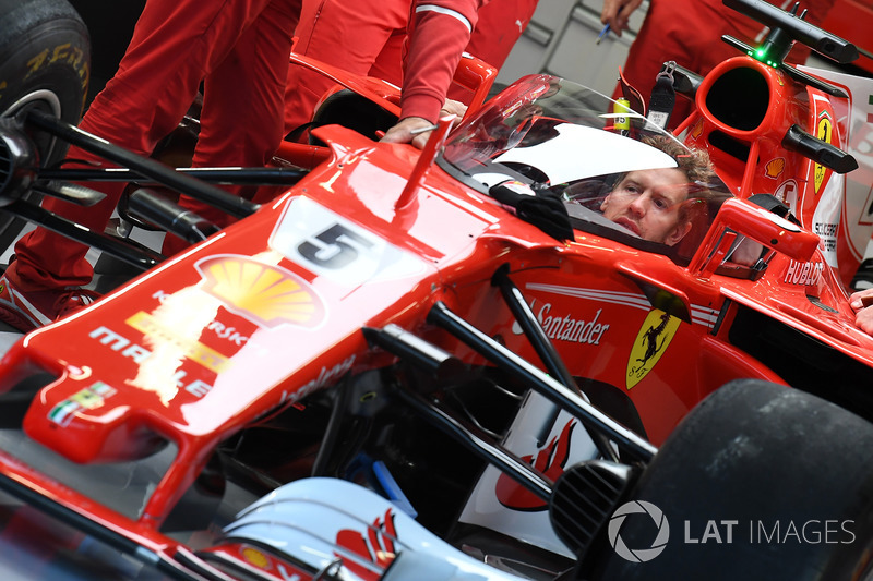 Auto von Sebastian Vettel, Ferrari SF70H, mit Cockpitschutz Shield