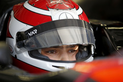 Pedro Piquet, Van Amersfoort Racing, Dallara F317 - Mercedes-Benz