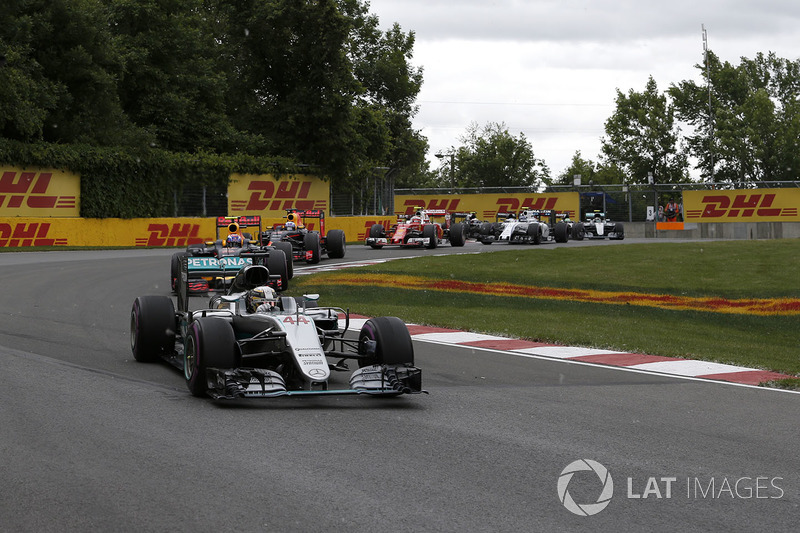 2016: Льюис Хэмилтон, Mercedes F1 W07 Hybrid