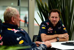 (L naar R): Dr Helmut Marko, Red Bull Motorsport Consultant met Christian Horner, Red Bull Racing Te
