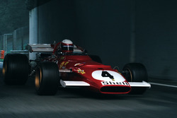 La Ferrari 312B in pista a Monza, dopo la curva del Serraglio, per le riprese del documentario omonimo. Alla guida Paolo Barilla.