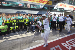 Race winner Lewis Hamilton, Mercedes AMG F1, celebrates victory, the Mercedes team