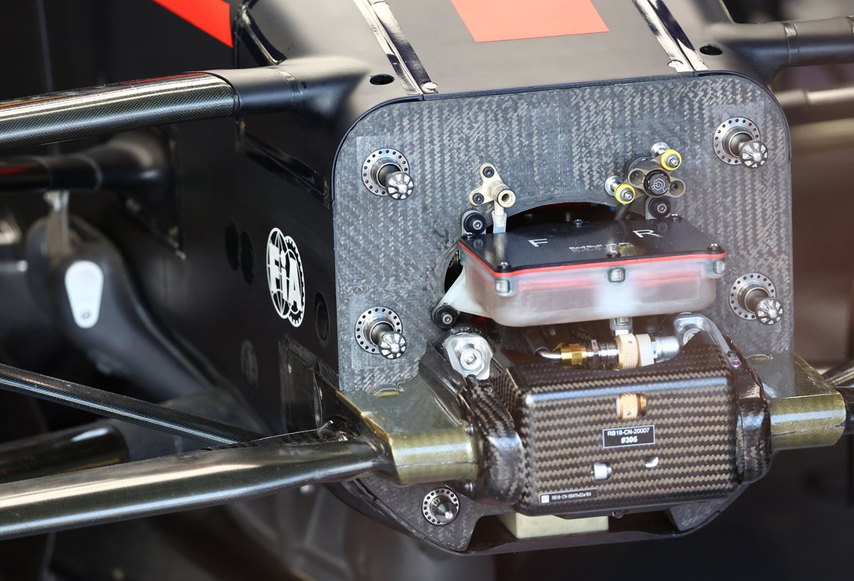 Детали передней части Red Bull RB18