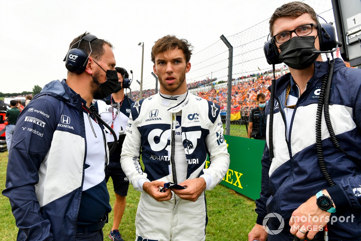 Pierre Gasly, AlphaTauri, on the grid